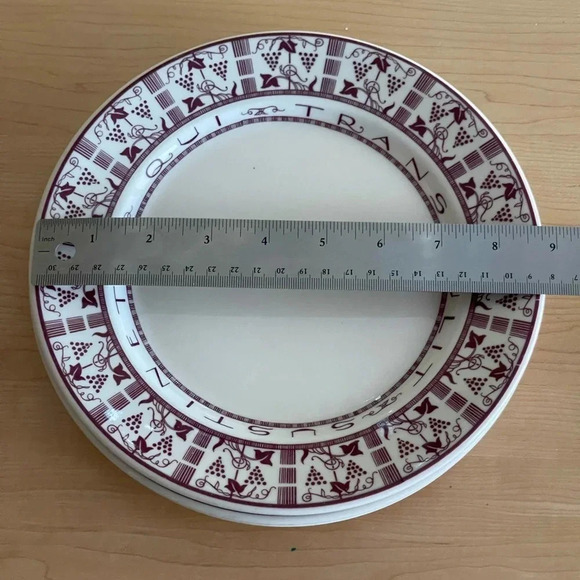 Vintage Yale University Dinner Plates by Syracuse- Qui Transulit Sustinet- 1980s - Picture 2 of 8